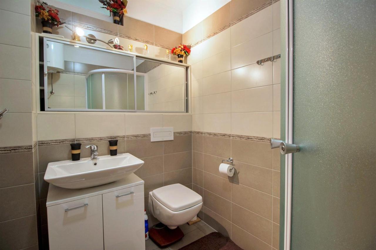Apartment Lora Omiš Exterior foto