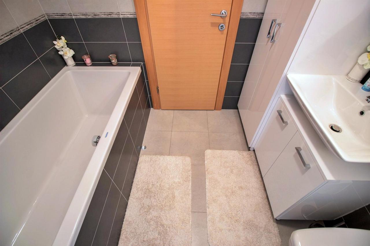 Apartment Lora Omiš Exterior foto